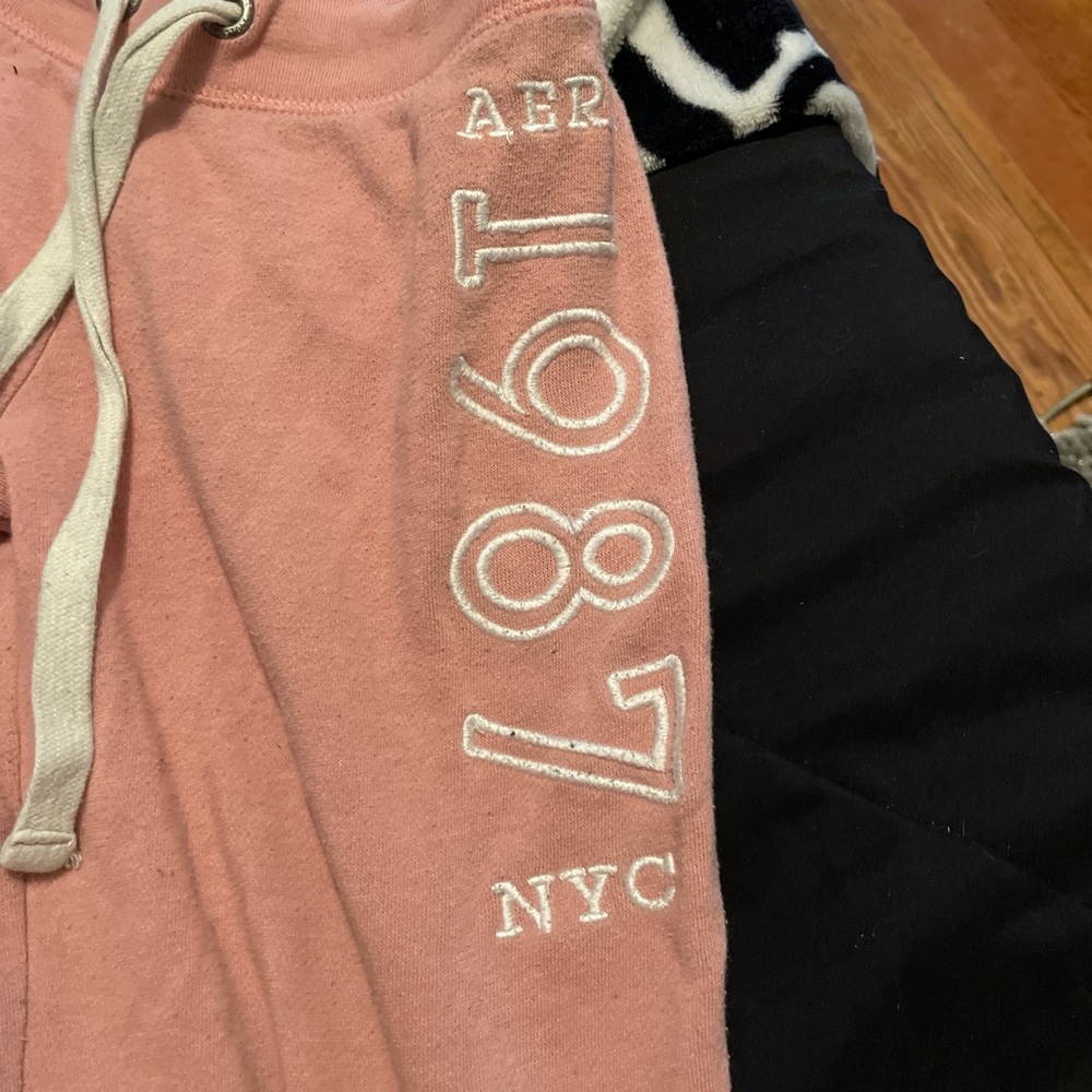 Super cute zero sweat pants